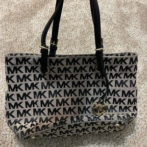 I switch out my purses a lot so I did not carry it for very long